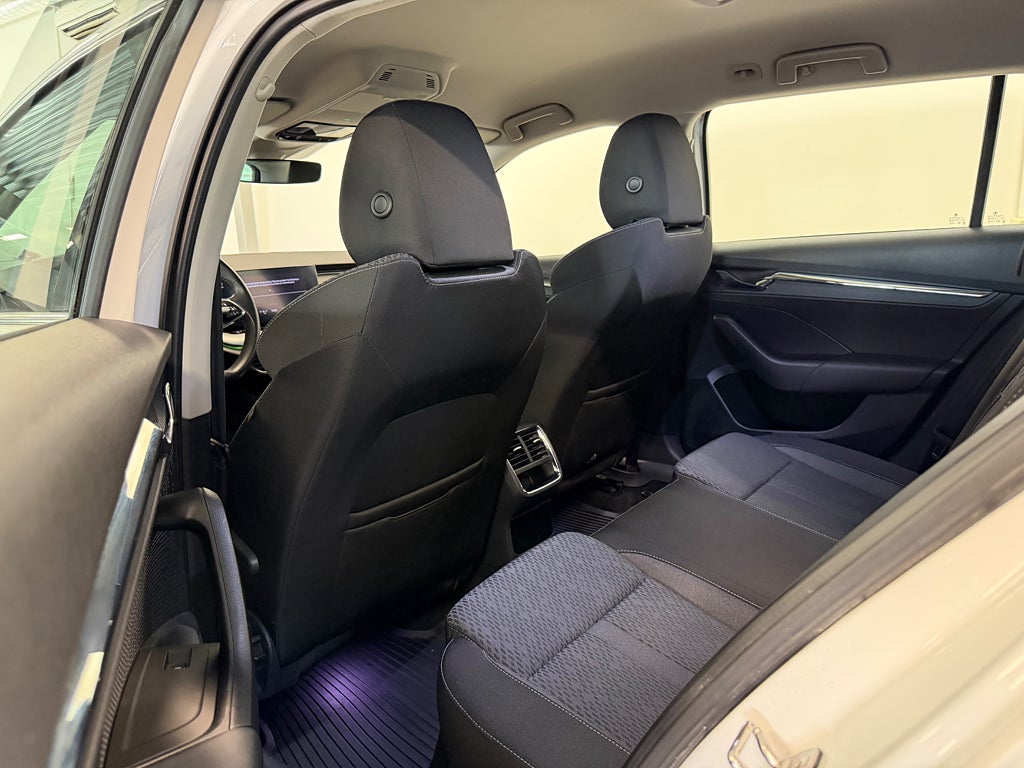 Skoda Octavia 2023 - miniatyr 10