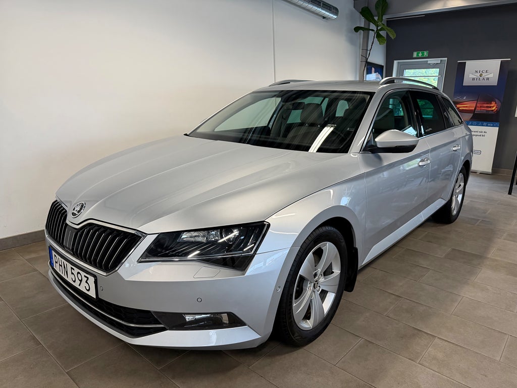Skoda Superb 2017 - miniatyr 2