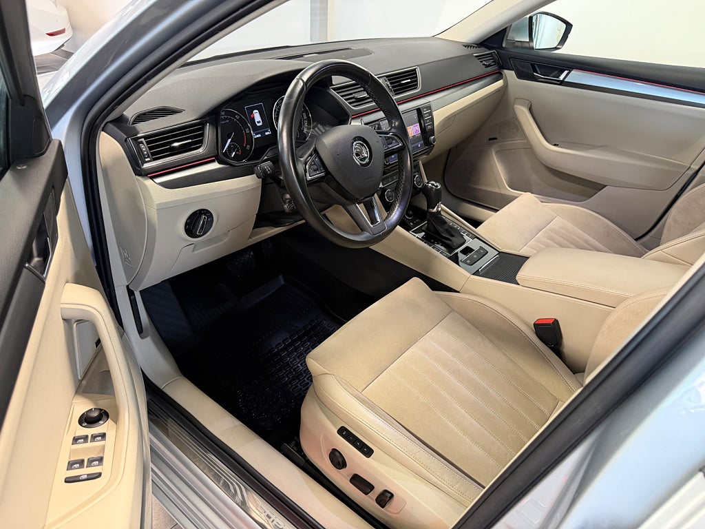 Skoda Superb 2017 - miniatyr 7