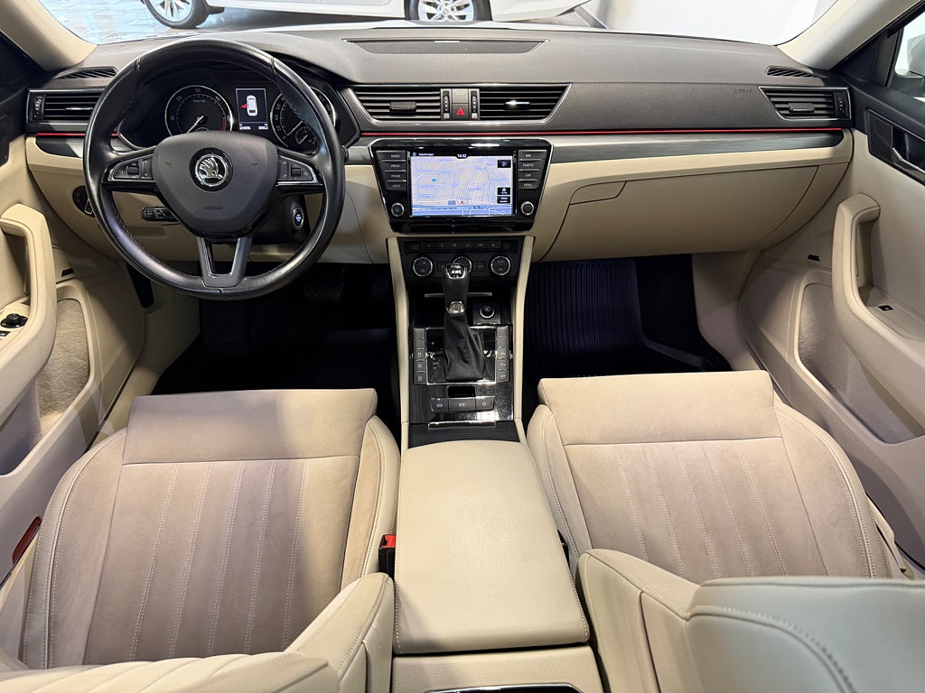 Skoda Superb 2017 - miniatyr 8