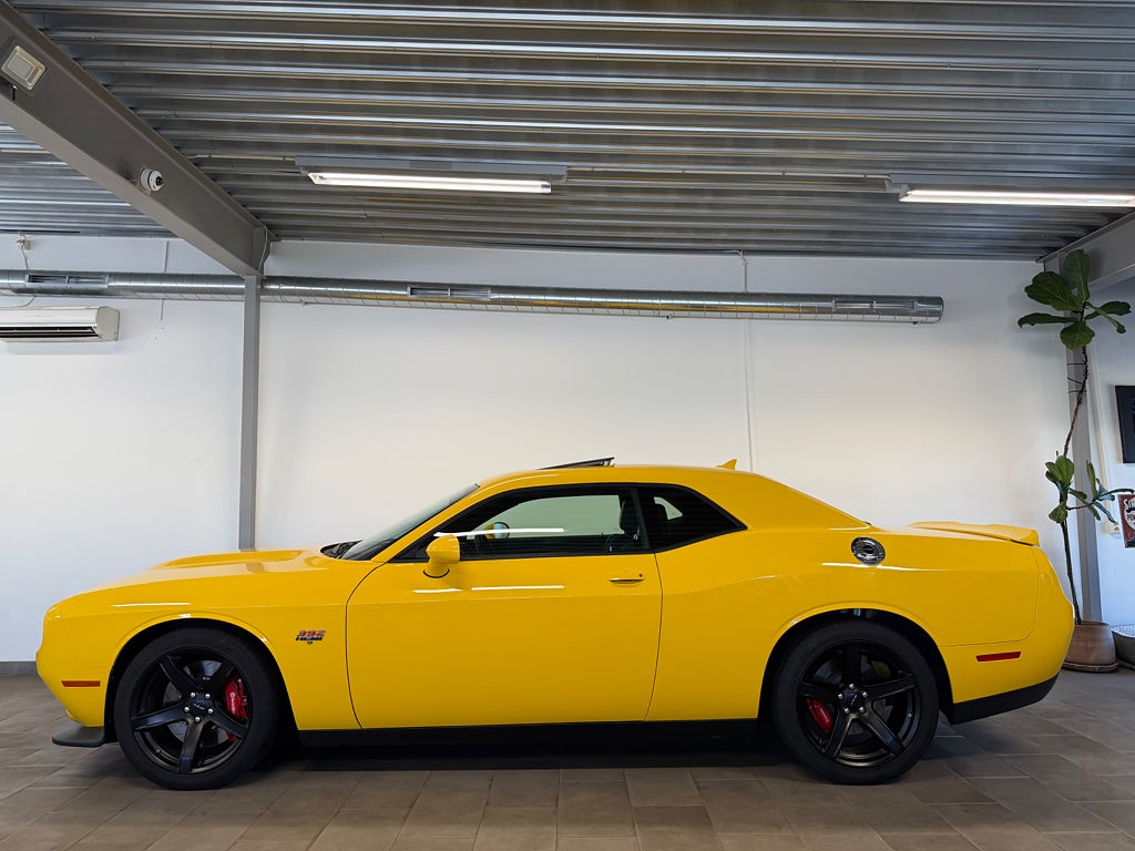 Dodge Challenger 2018 - miniatyr 3