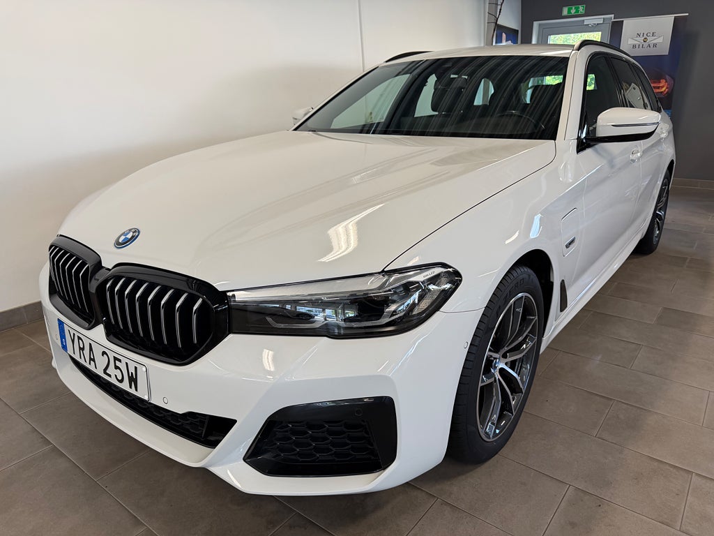 BMW 530e 2023 - miniatyr 3