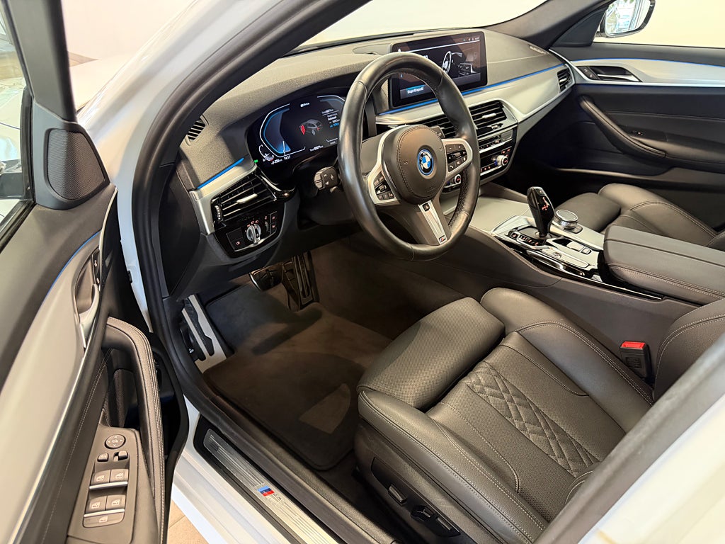 BMW 530e 2023 - miniatyr 9