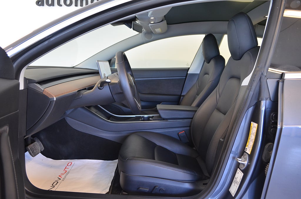Tesla Model 3 2020 - miniatyr 17
