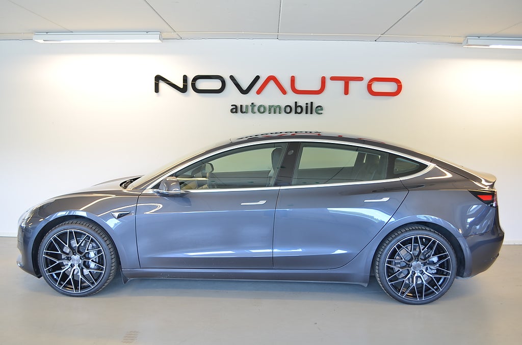 Tesla Model 3 2020 - miniatyr 4