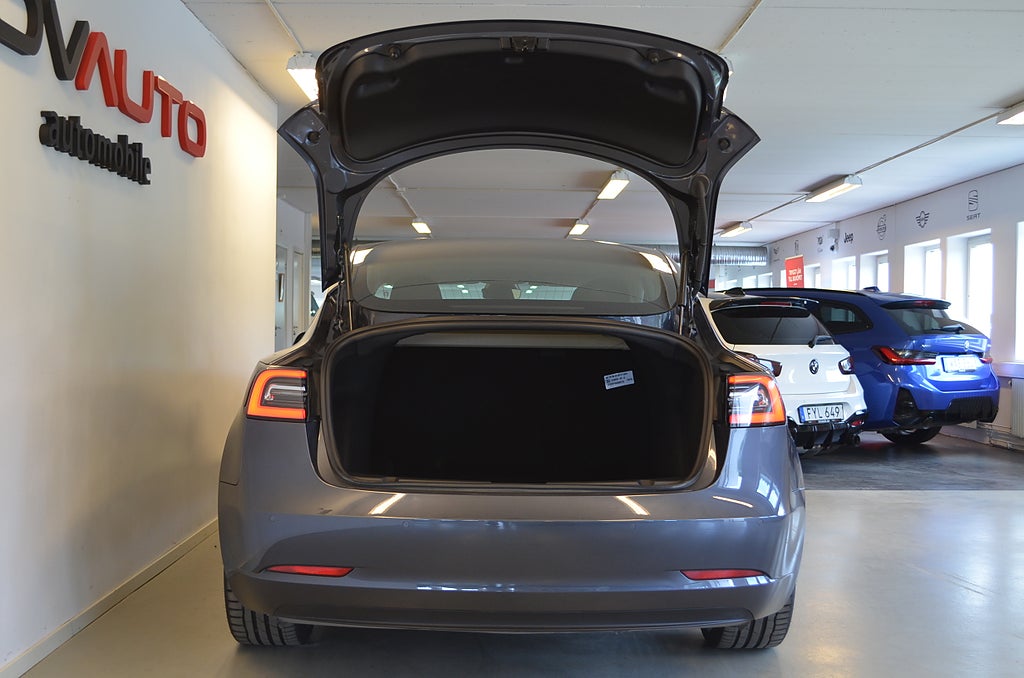 Tesla Model 3 2020 - miniatyr 8