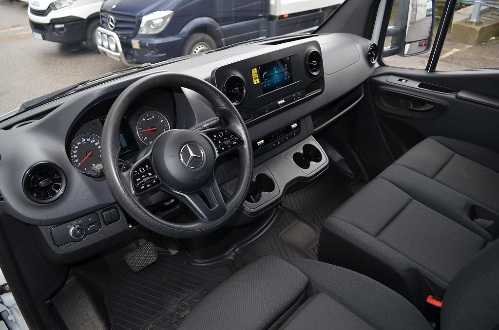 Mercedes-Benz Sprinter 2019 - miniatyr 2