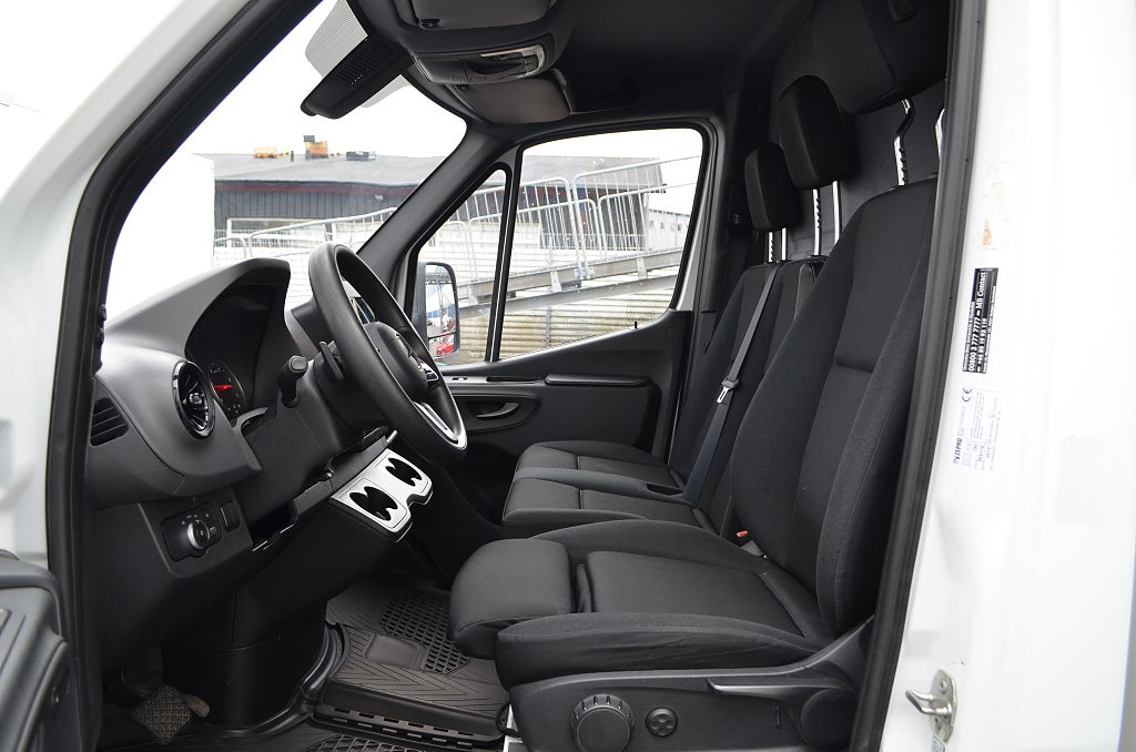 Mercedes-Benz Sprinter 2019 - miniatyr 8