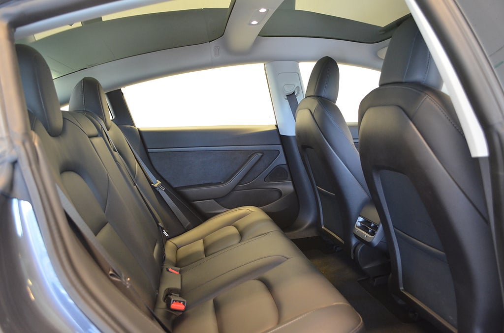 Tesla Model 3 2019 - miniatyr 15