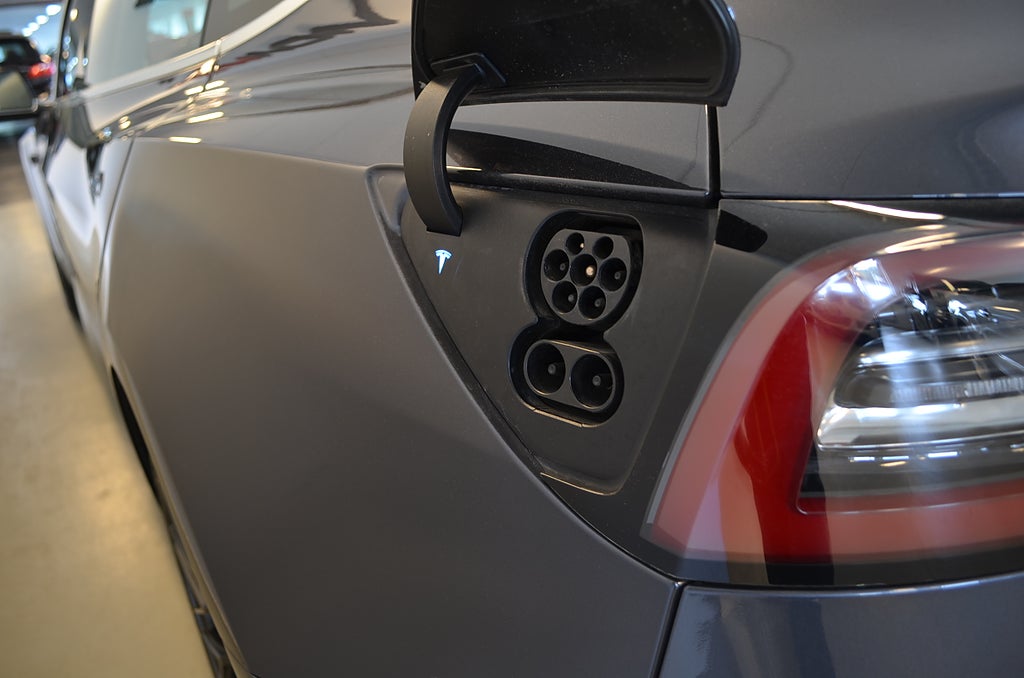 Tesla Model 3 2019 - miniatyr 7