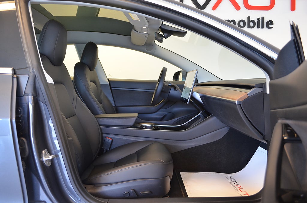 Tesla Model 3 2019 - miniatyr 10