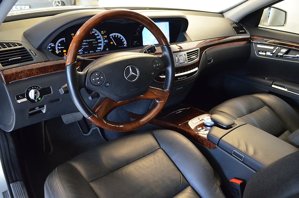 Mercedes-Benz S400 2010 - miniatyr 2