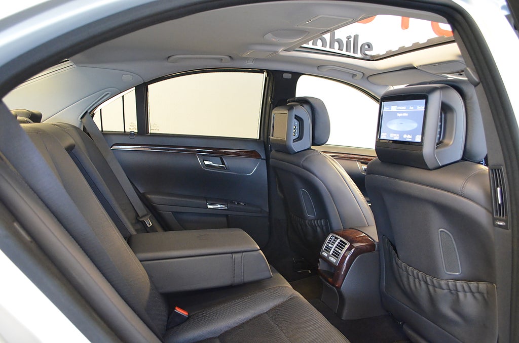 Mercedes-Benz S400 2010 - miniatyr 3