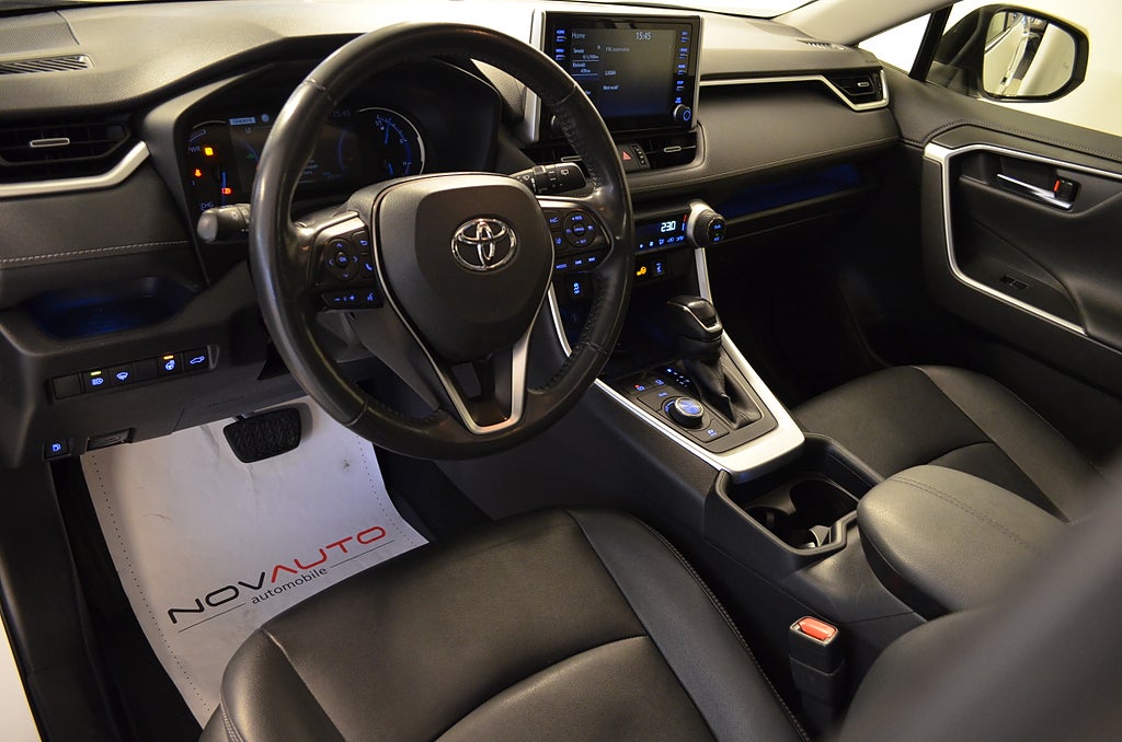 Toyota RAV4 2021 - miniatyr 3