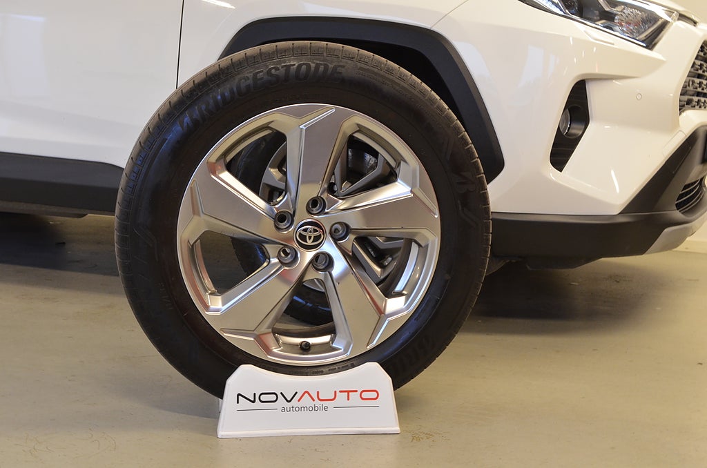 Toyota RAV4 2021 - miniatyr 4