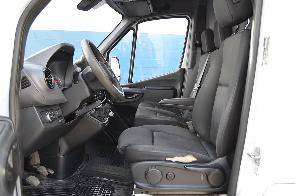 Mercedes-Benz Sprinter 2022 - miniatyr 11