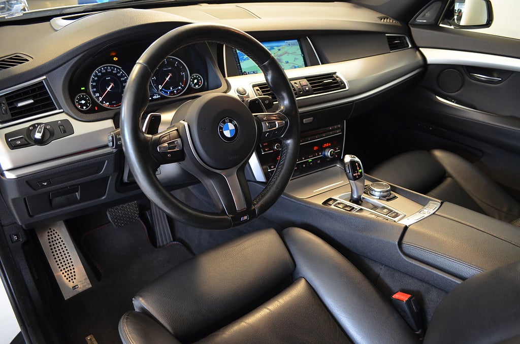 BMW 530 2015 - miniatyr 2
