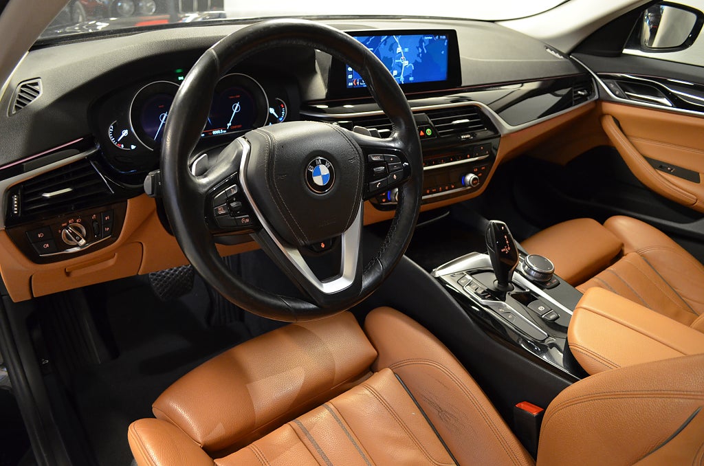 BMW 530 2018 - miniatyr 16
