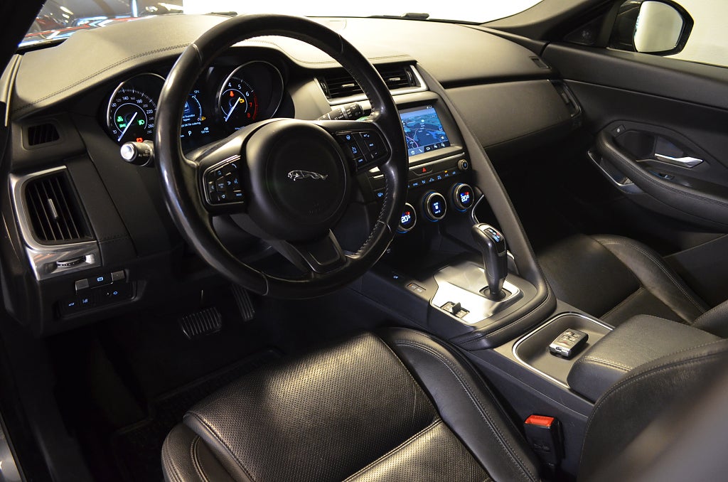 Jaguar E-Pace 2018 - miniatyr 17