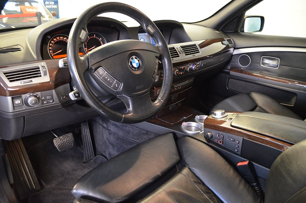 BMW 730 2008 - miniatyr 16