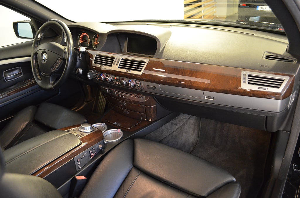BMW 730 2008 - miniatyr 17