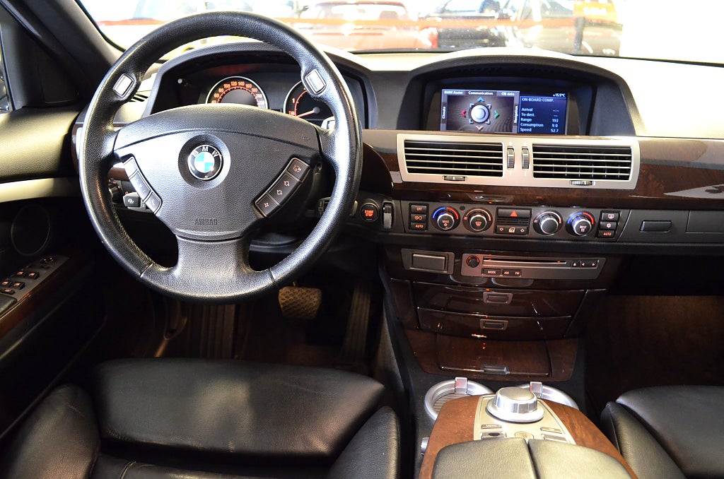 BMW 730 2008 - miniatyr 3
