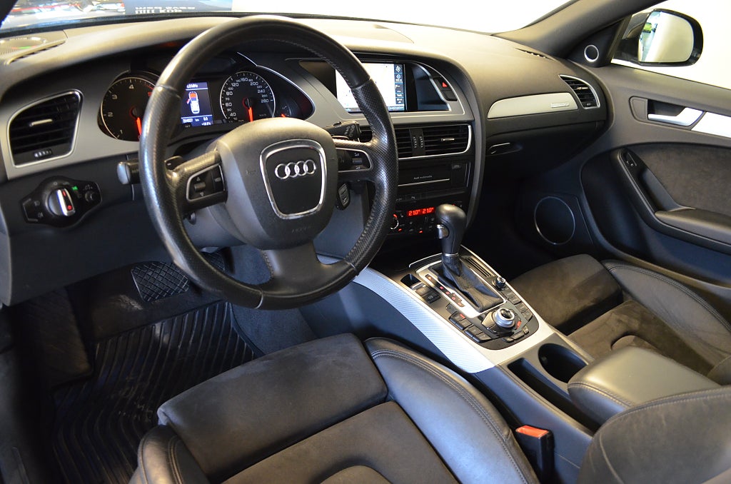 Audi A4 2010 - miniatyr 2
