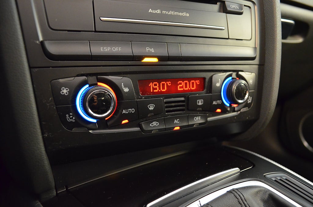 Audi A4 2010 - miniatyr 12