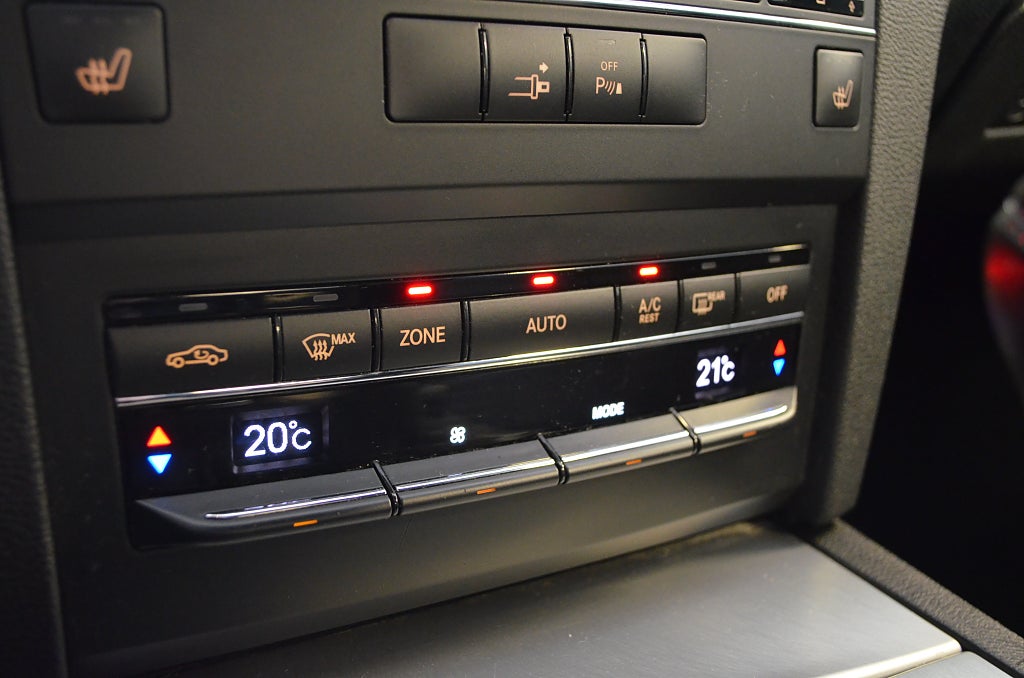 Mercedes-Benz E 2010 - miniatyr 13