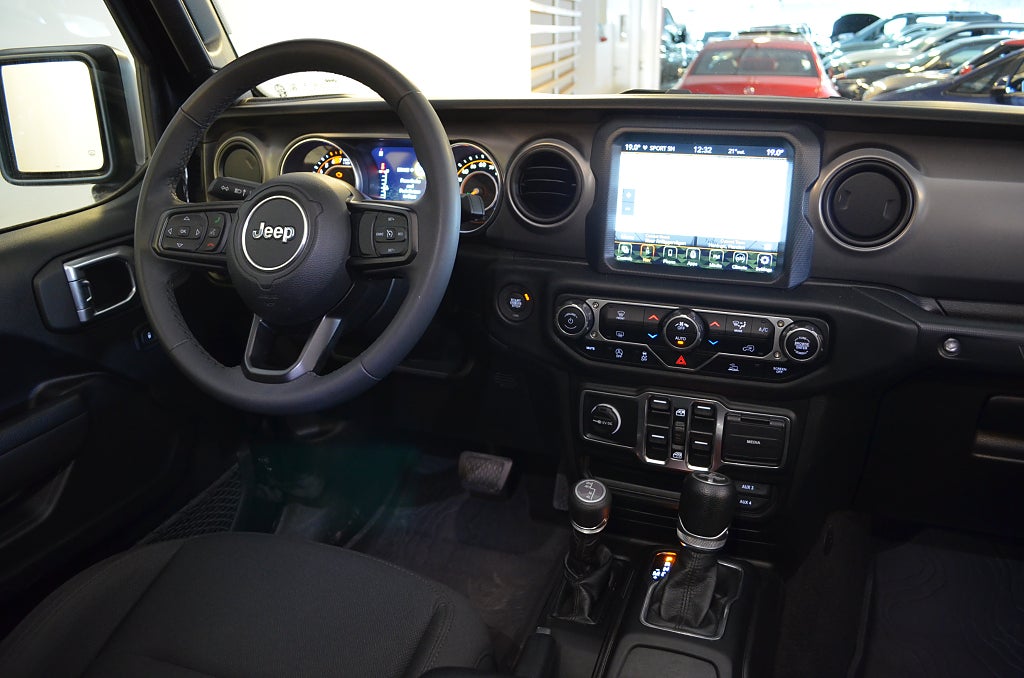 Jeep Wrangler 2023 - miniatyr 2