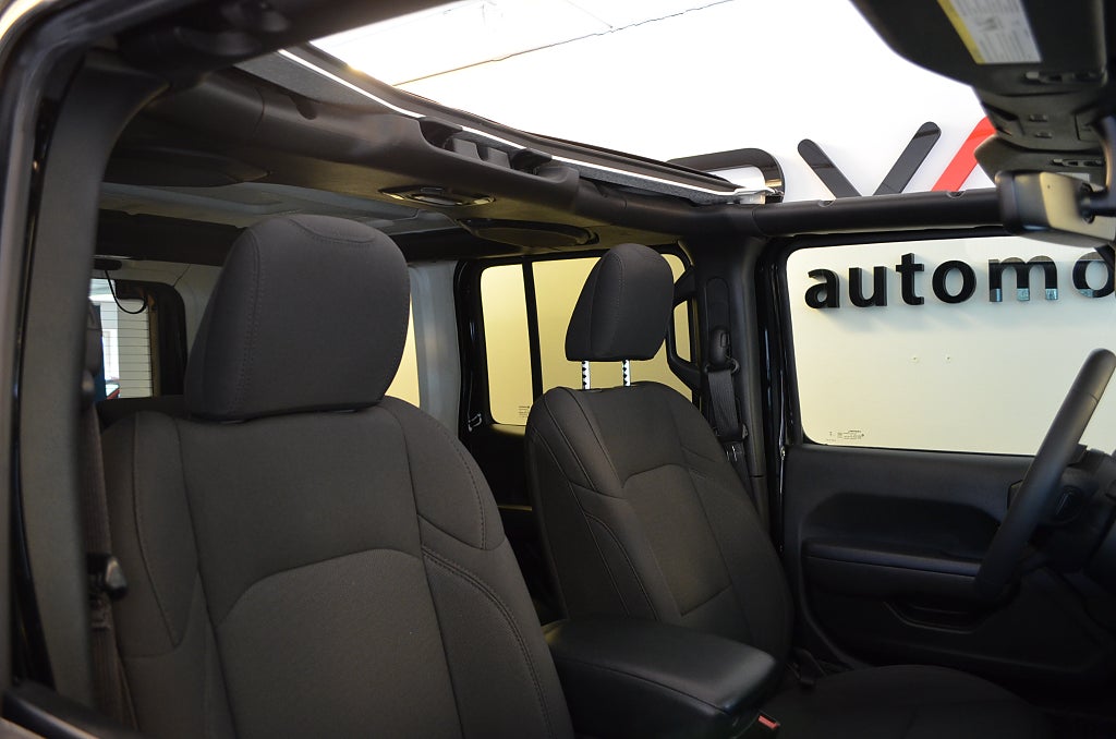 Jeep Wrangler 2023 - miniatyr 3