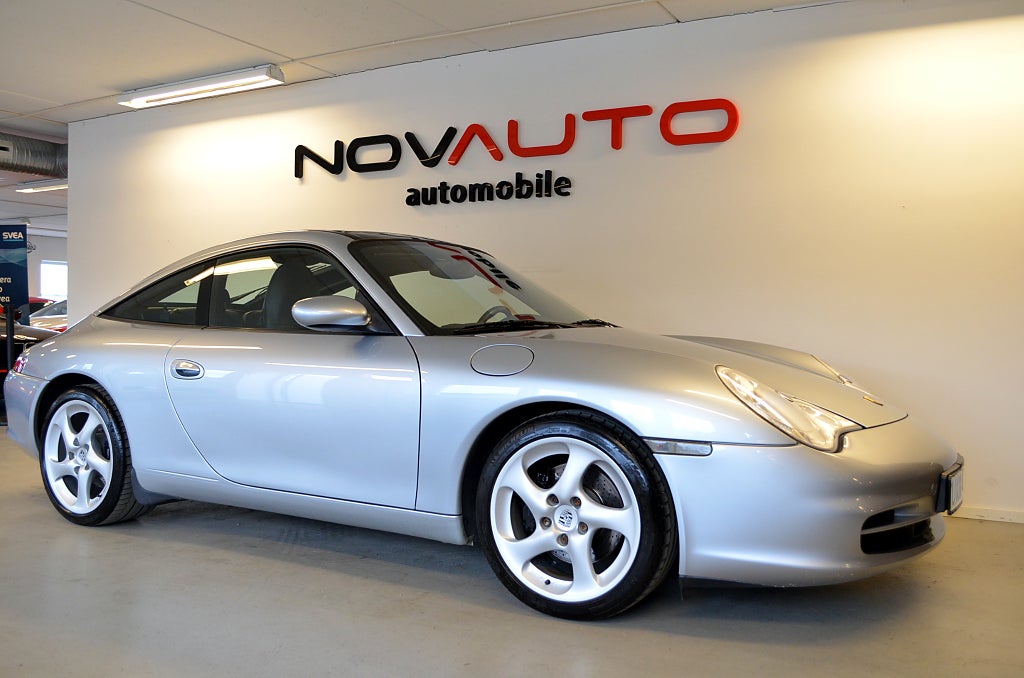 Porsche 911 Targa TipTronic S 320HK Läder Kolifber BOSE Välservad