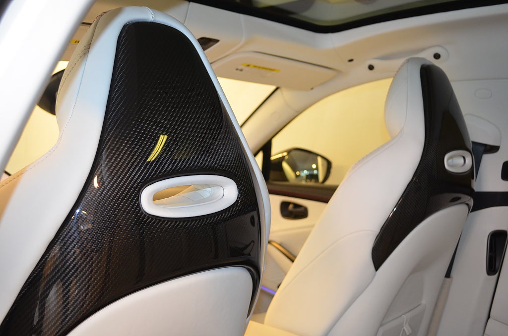 Aston Martin DBX 2023 - miniatyr 11