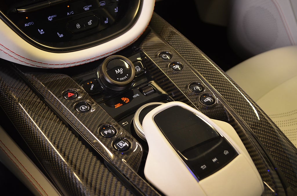 Aston Martin DBX 2023 - miniatyr 12