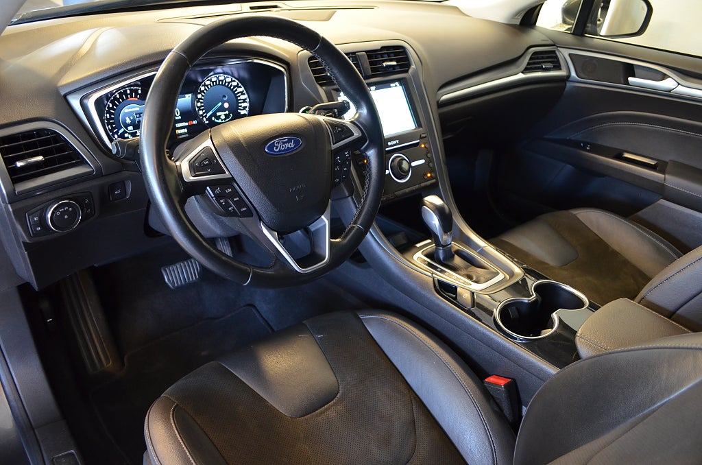 Ford Mondeo 2016 - miniatyr 3