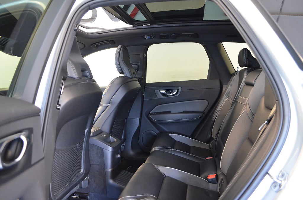 Volvo XC60 2020 - miniatyr 9