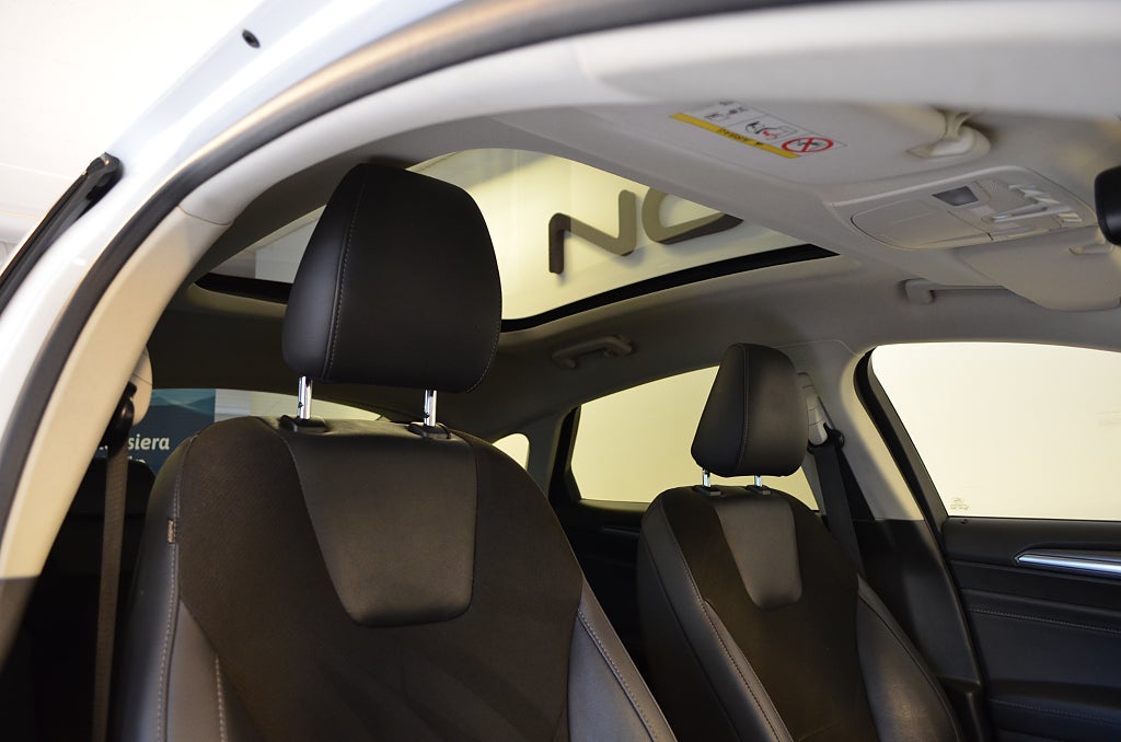 Ford Mondeo 2019 - miniatyr 2