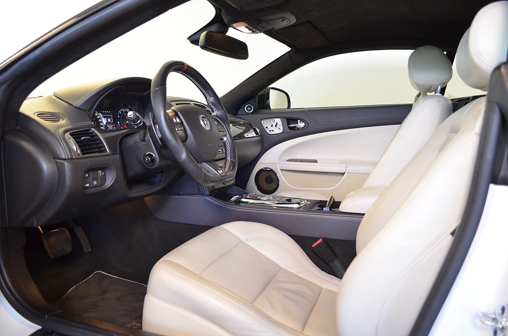 Jaguar XKR 2011 - miniatyr 2