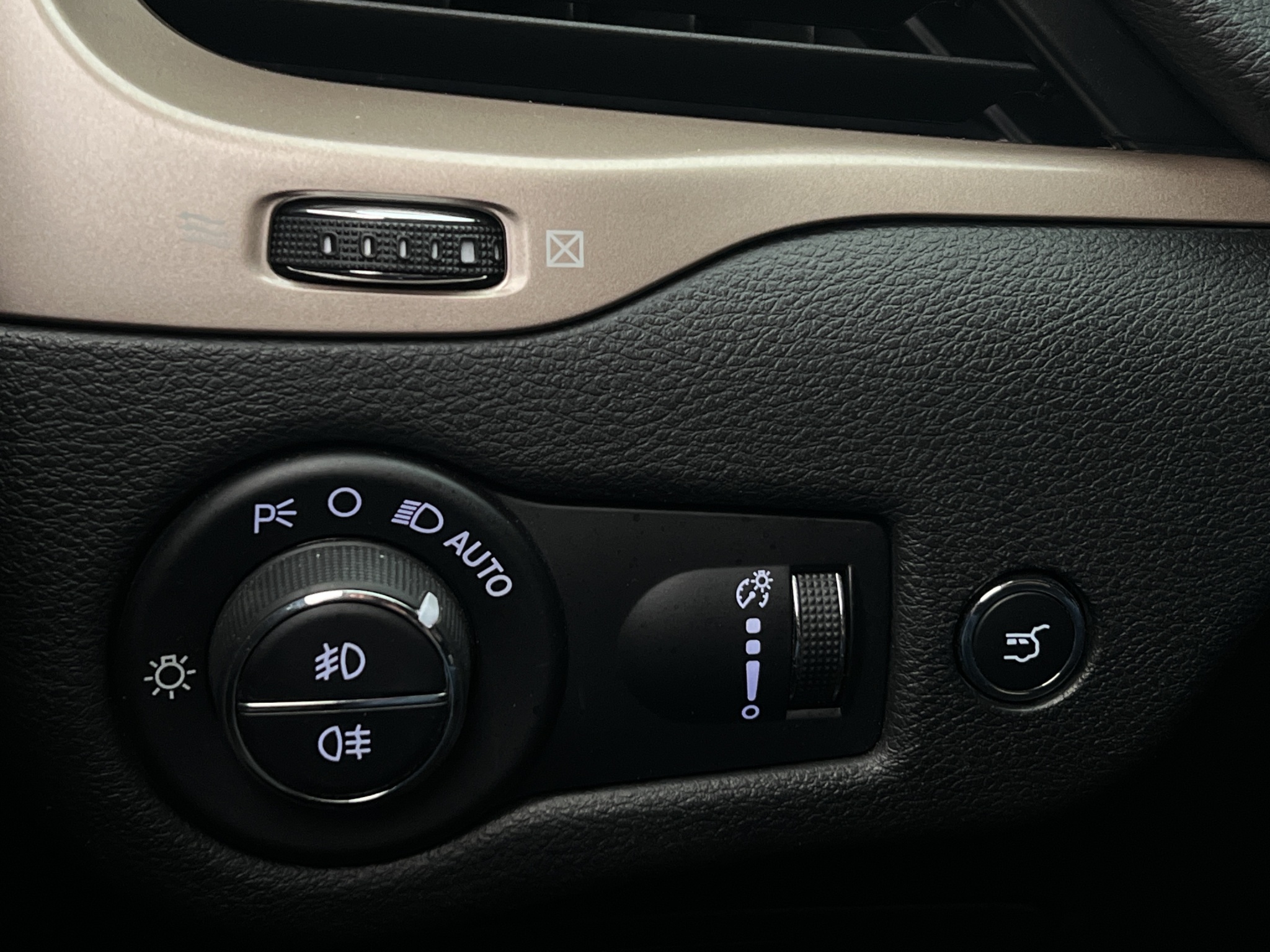 Jeep Cherokee 2014 - miniatyr 16