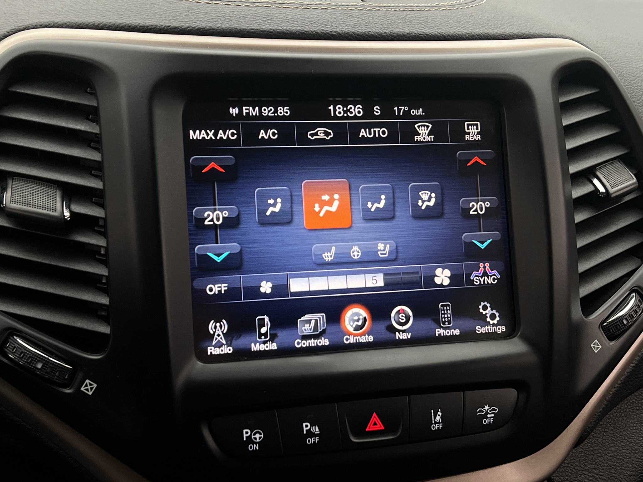 Jeep Cherokee 2014 - miniatyr 23