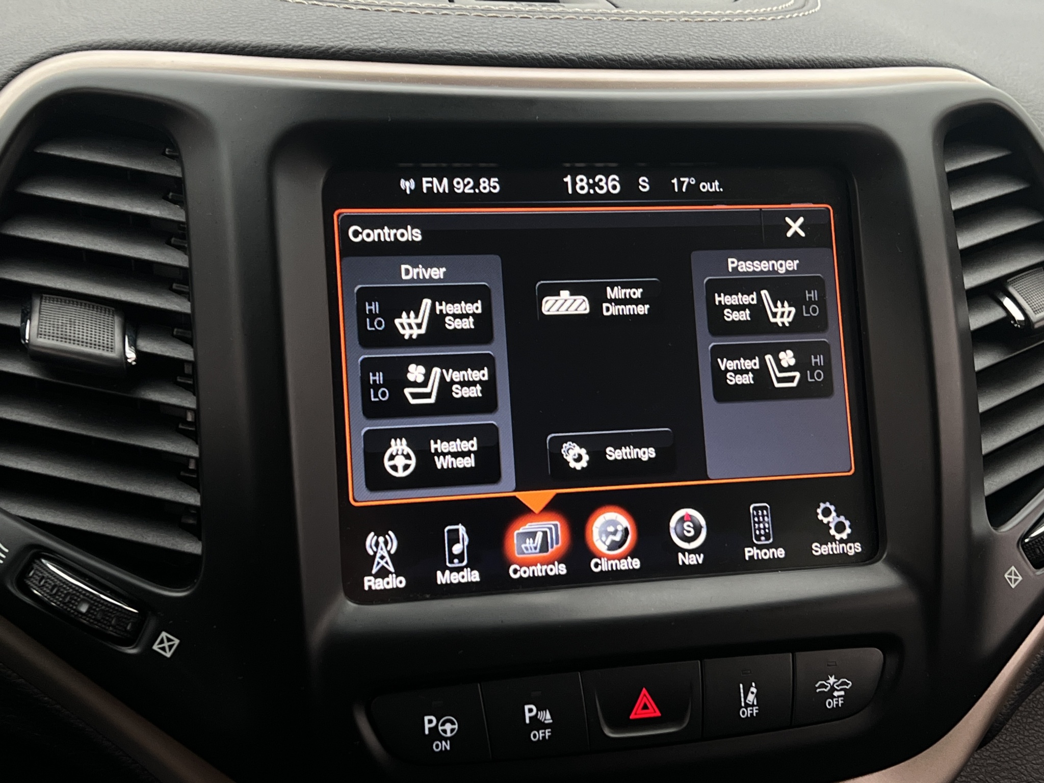Jeep Cherokee 2014 - miniatyr 24