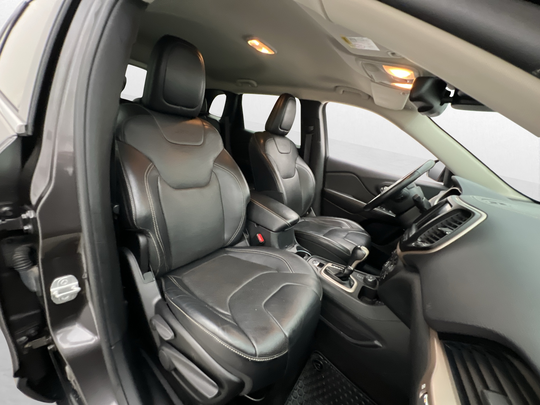 Jeep Cherokee 2014 - miniatyr 27