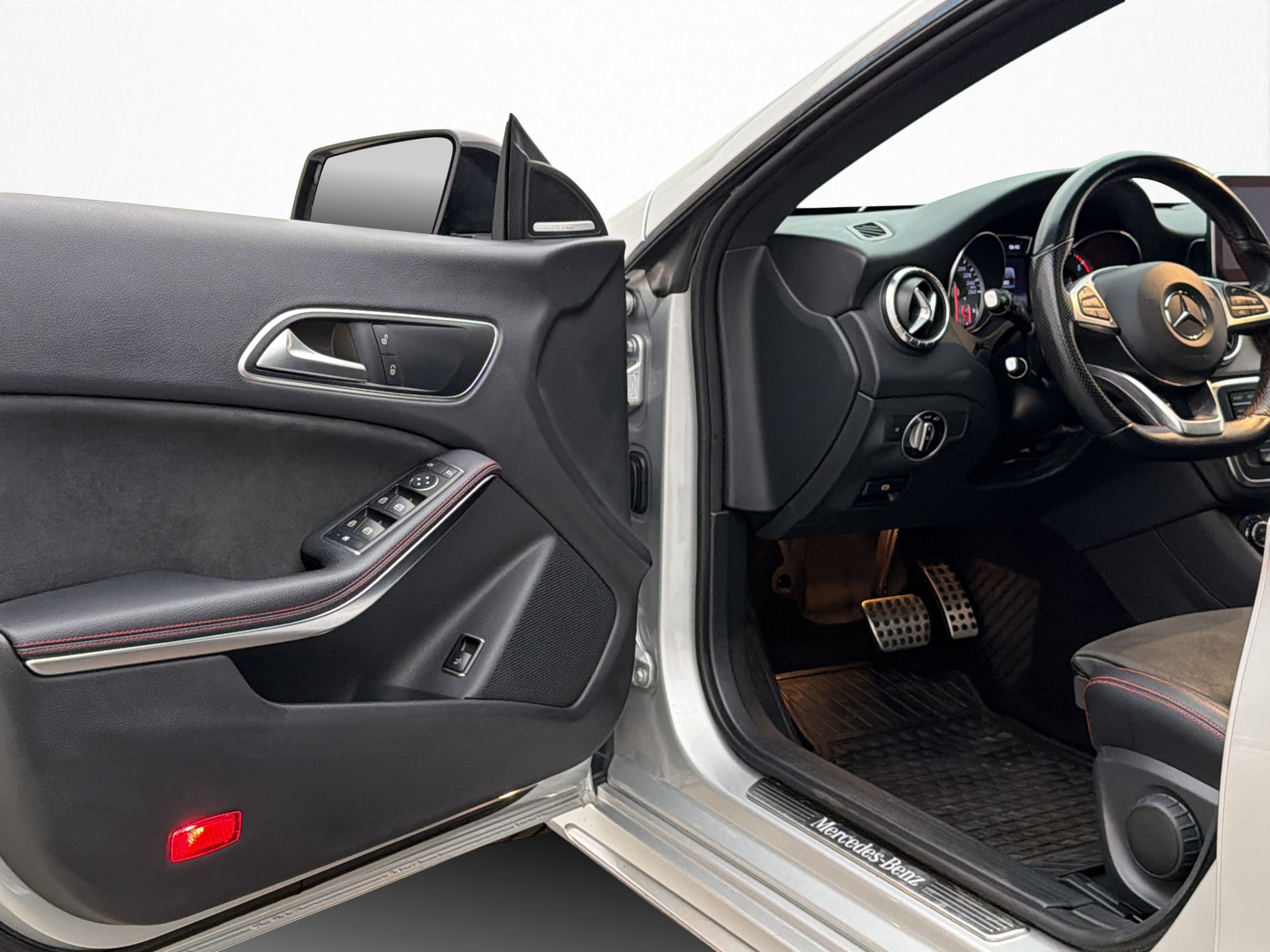 Mercedes-benz CLA 2016 - miniatyr 2