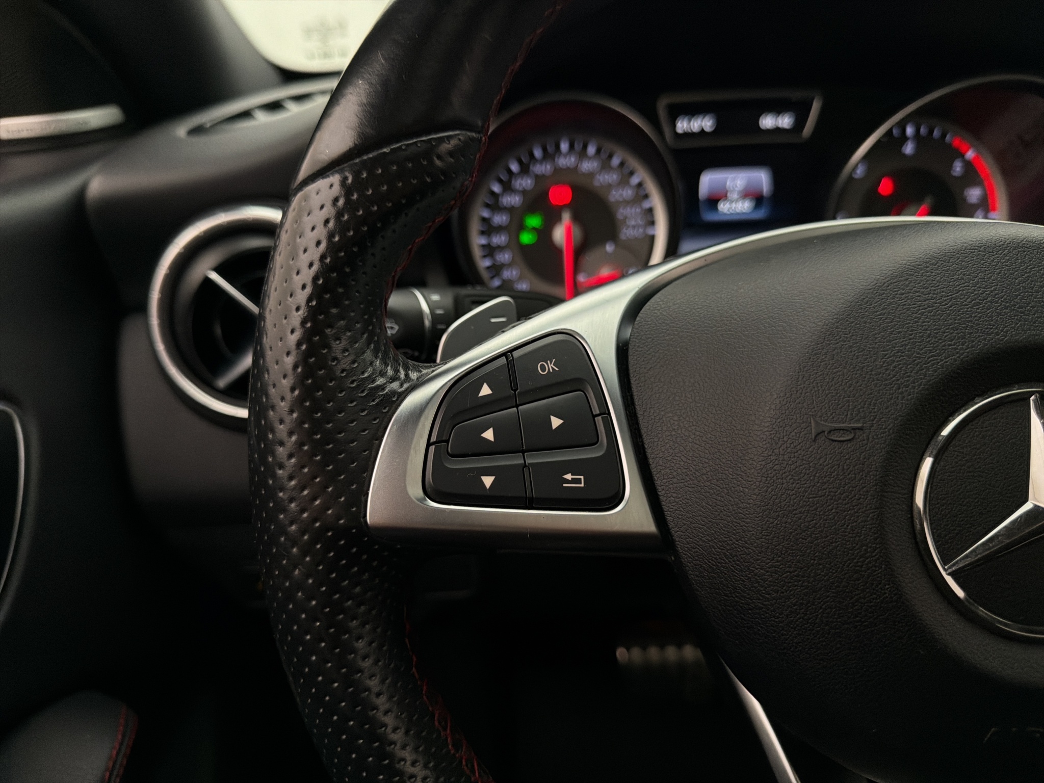Mercedes-benz CLA 2016 - miniatyr 16