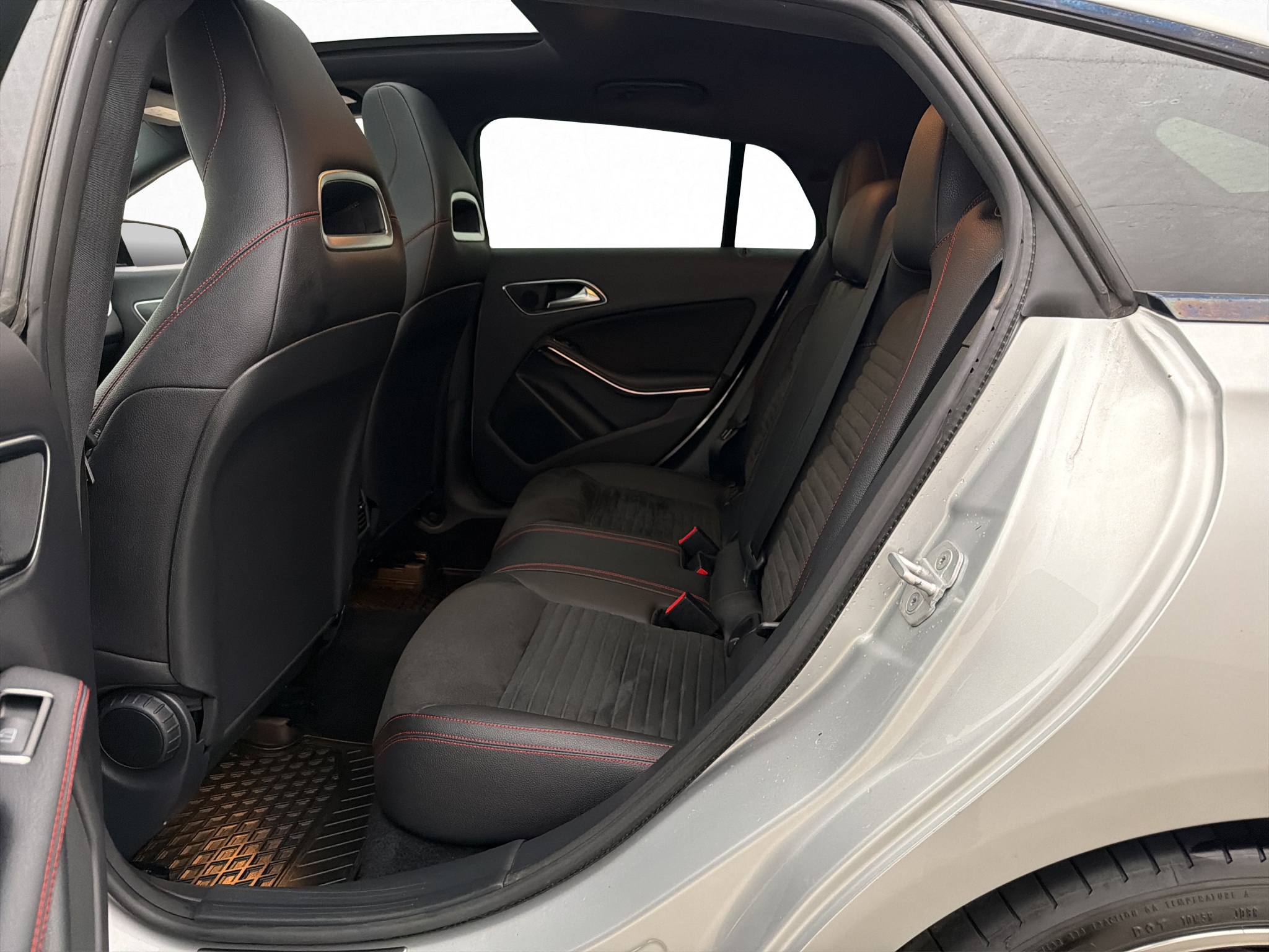Mercedes-benz CLA 2016 - miniatyr 28