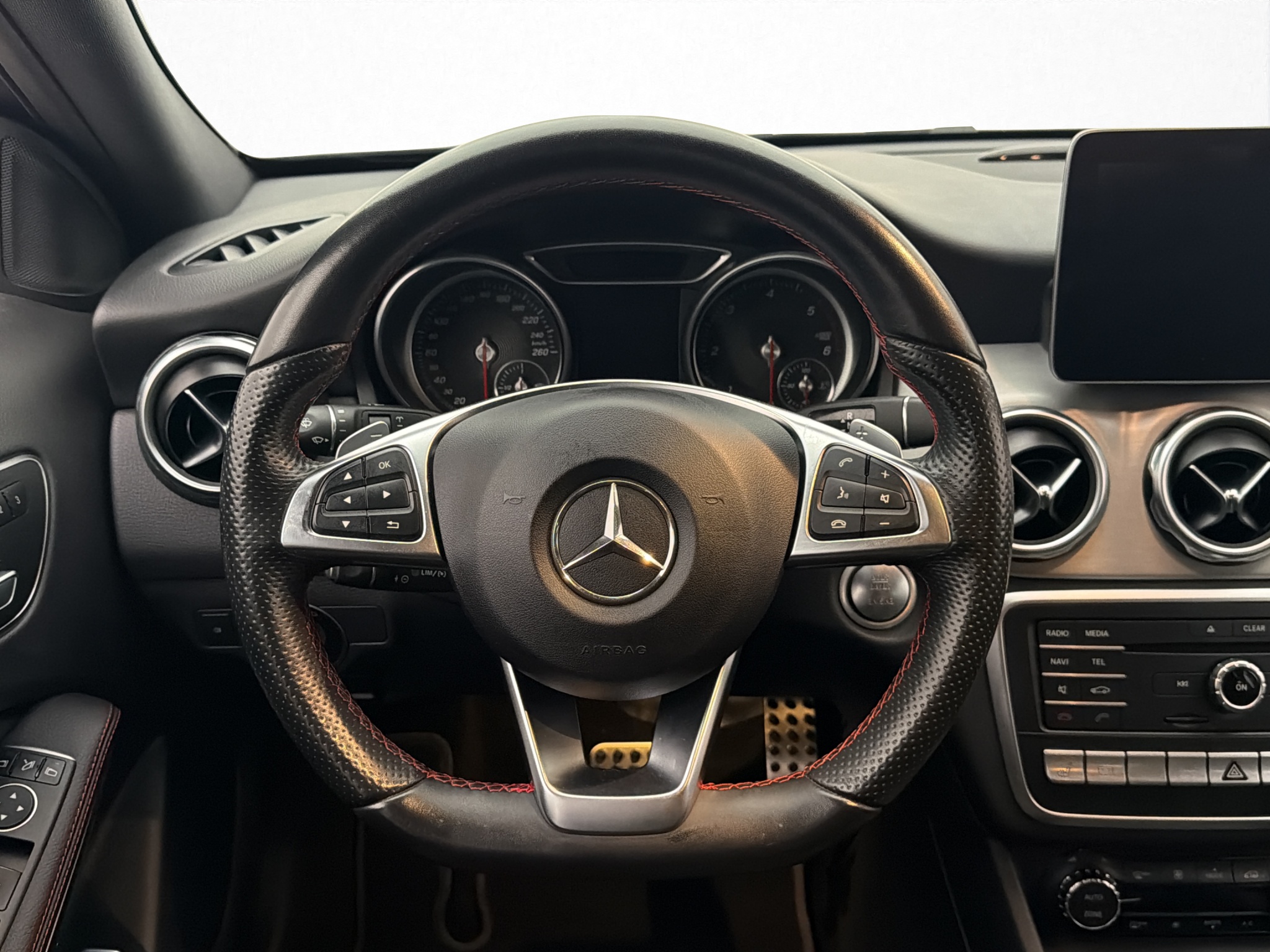 Mercedes-benz GLA 2018 - miniatyr 12