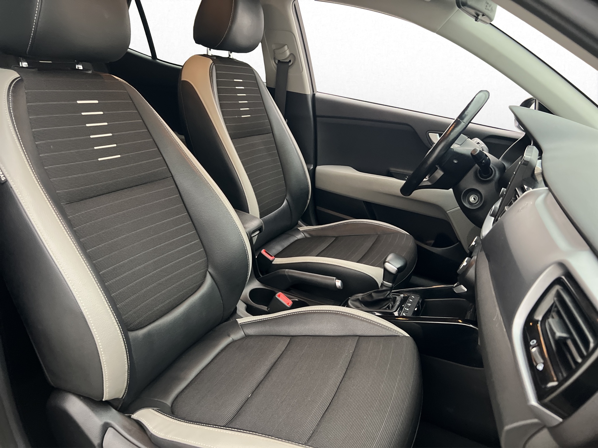 Kia Stonic 2019 - miniatyr 21