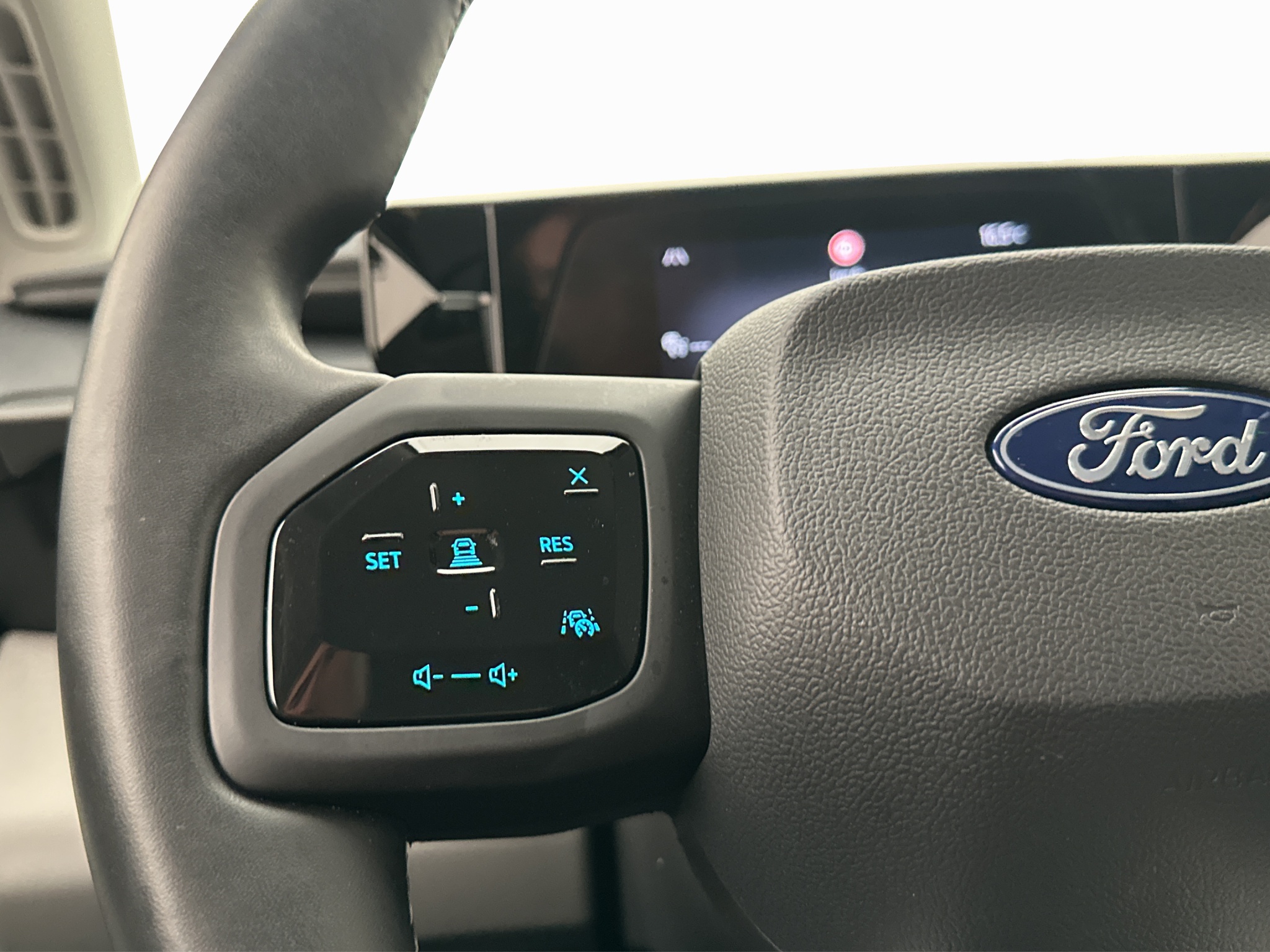 Ford Explorer 2025 - miniatyr 16