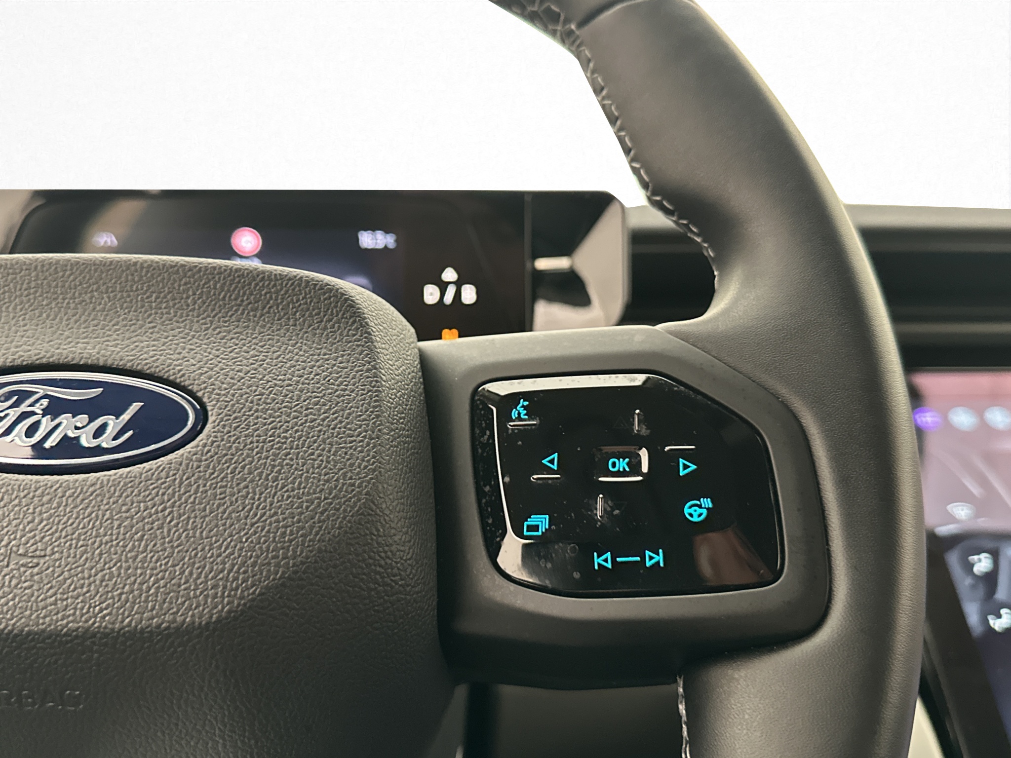 Ford Explorer 2025 - miniatyr 18