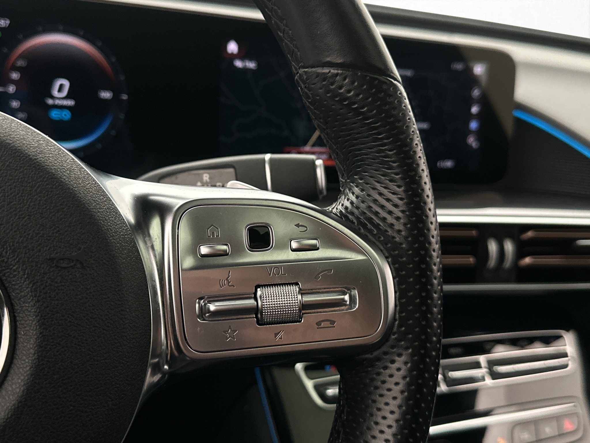 Mercedes-benz EQC 2021 - miniatyr 30